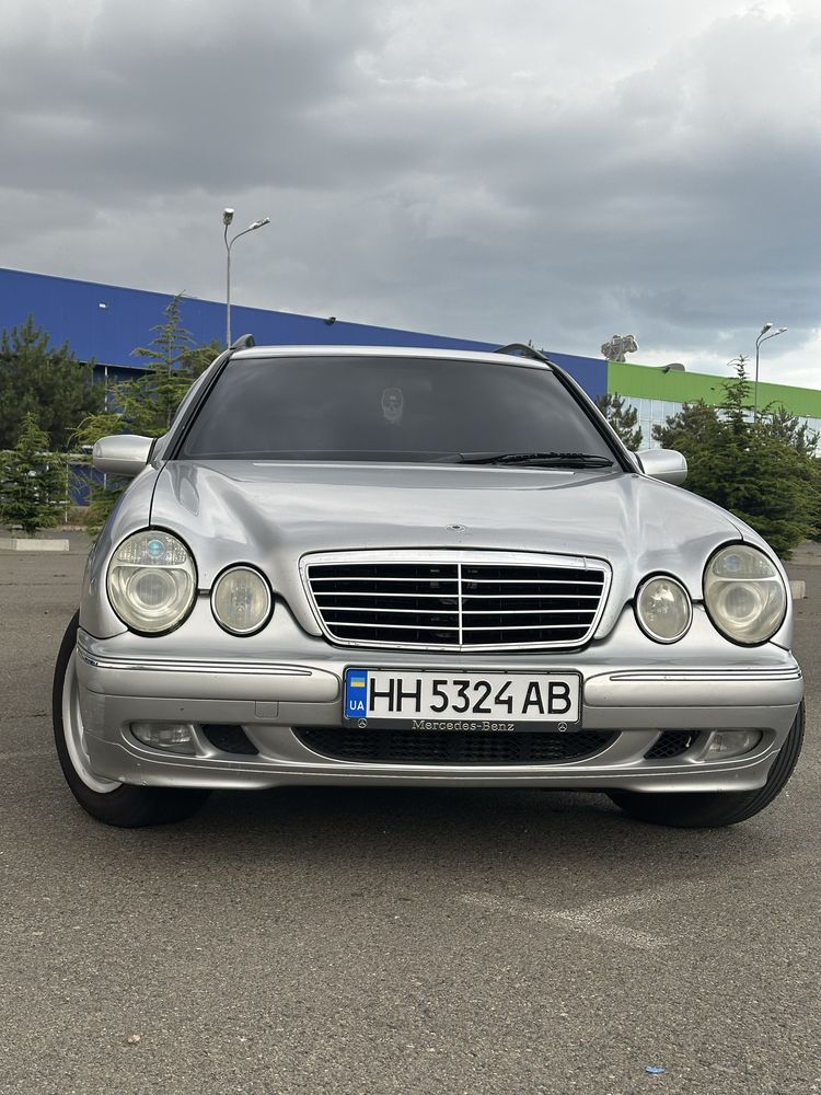 Мерсадес 210 автомат 2.1 дизель