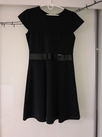 Sukienka czarna elegancka prosta