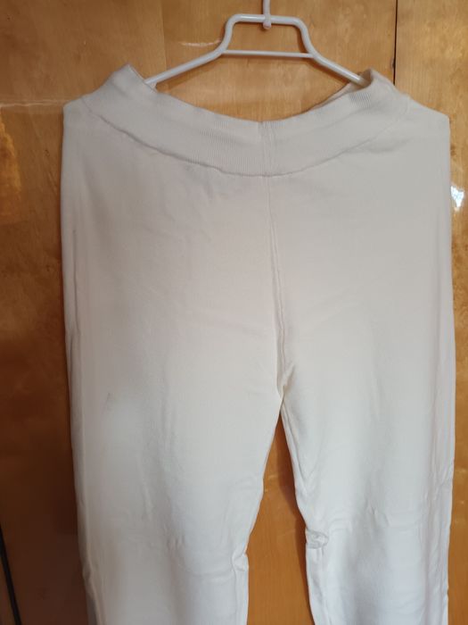 Śliczny komplet z dzianiny 50%bawełny nowy z metką