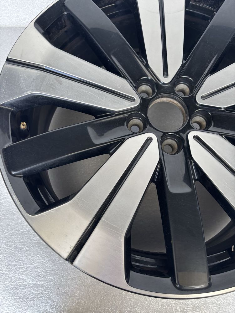 Volvo XC40 felga aluminiowa 5x108 19” x 7,5” ET 50,5