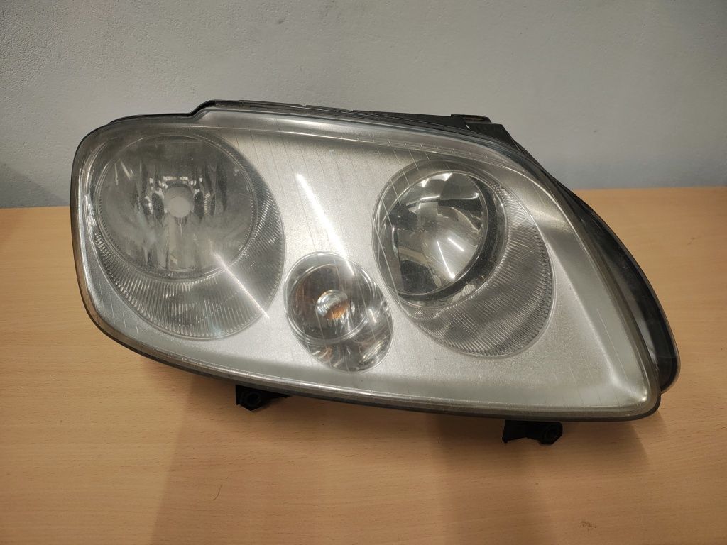 Lampa prawa VW Caddy III IDEALNA