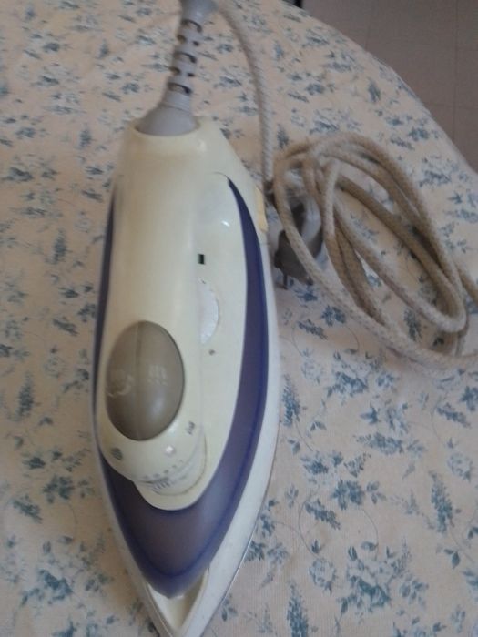 Ferro elétrico a vapor