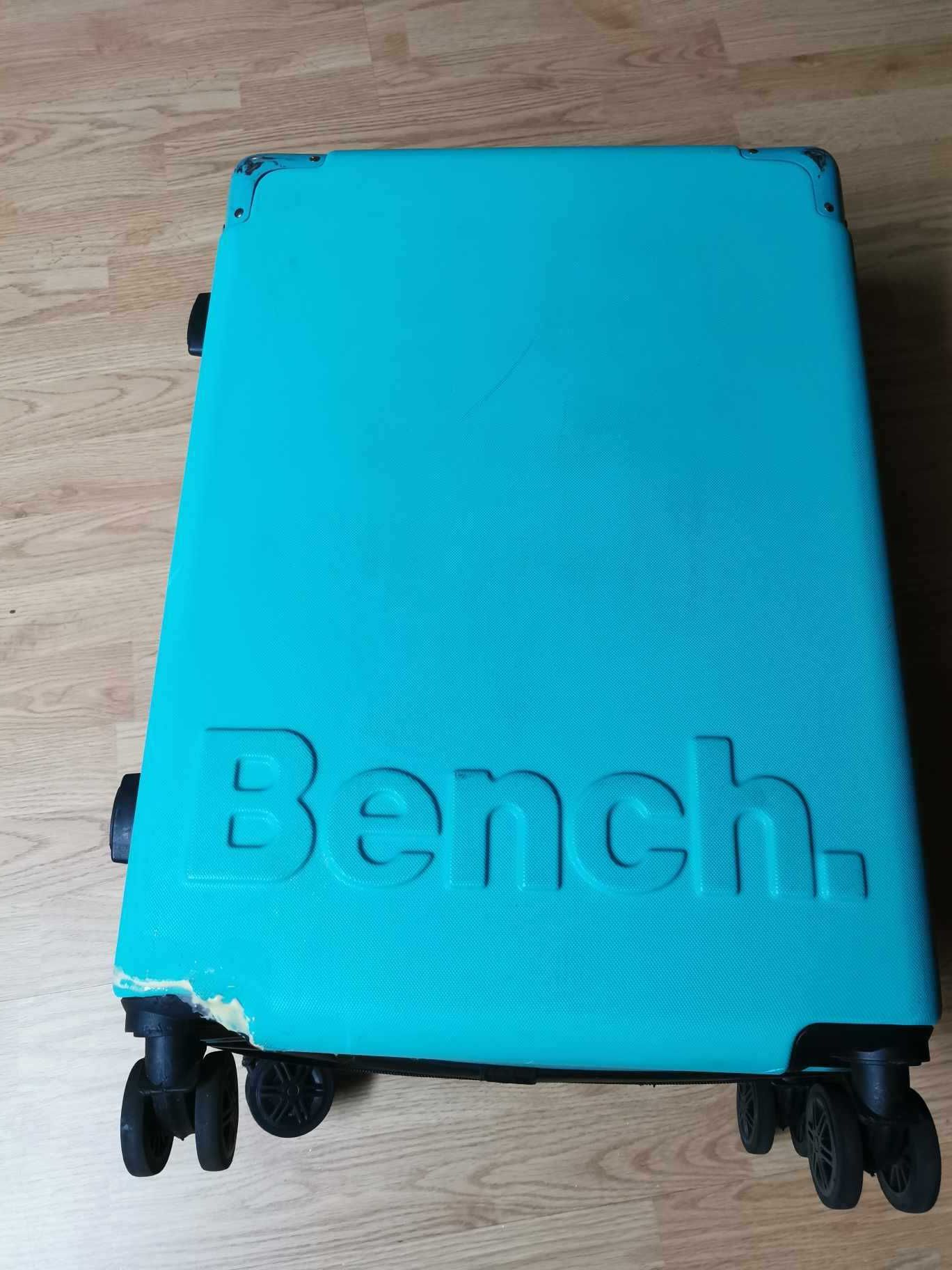 Walizka kabinowa NA KÓŁKACH podróżna BENCH polipropylen tanio samolotu