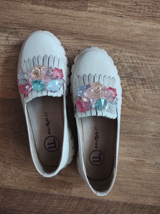 Buty damskie Flippo rozm  38 ecru