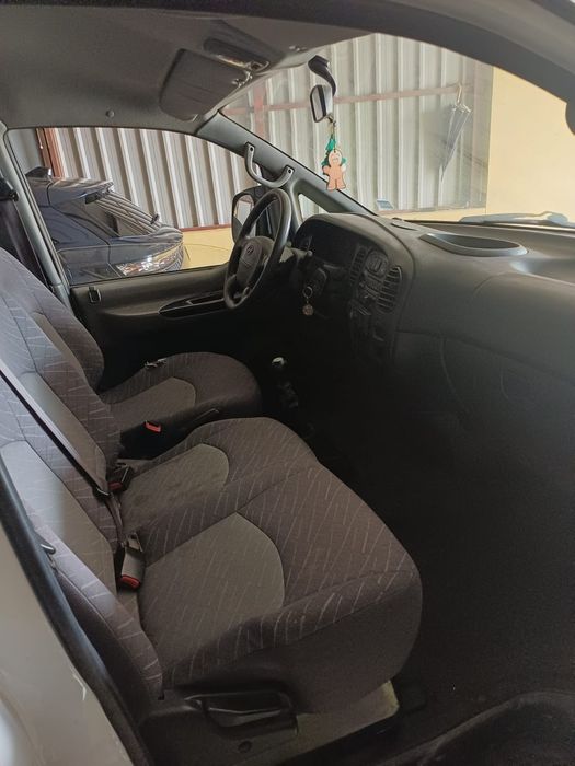 Hyundai h200  com motor e caixa para peças