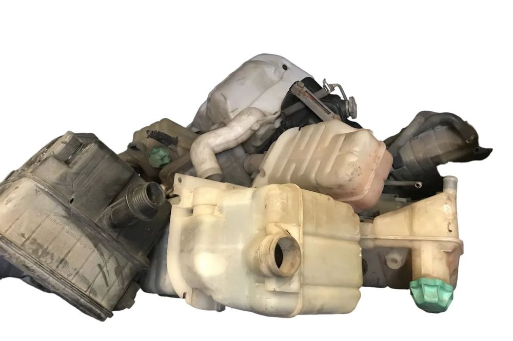 ZBIORNIK WYRÓWNAWCZY PŁYNU CHŁODZĄCEGO  ZBIORNICZKI MAN IVECO SCANIA VOLVO DAF RENAULT MERCEDES
