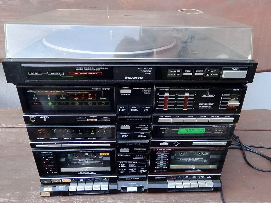 Wieża sanyo  made in Japan