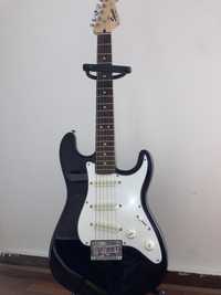 Guitarra Fender Squier (nova)
