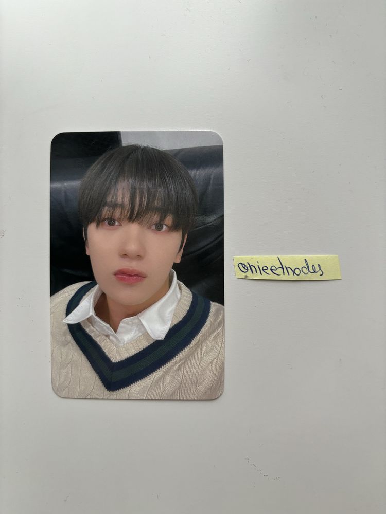 yechan omega x photocard