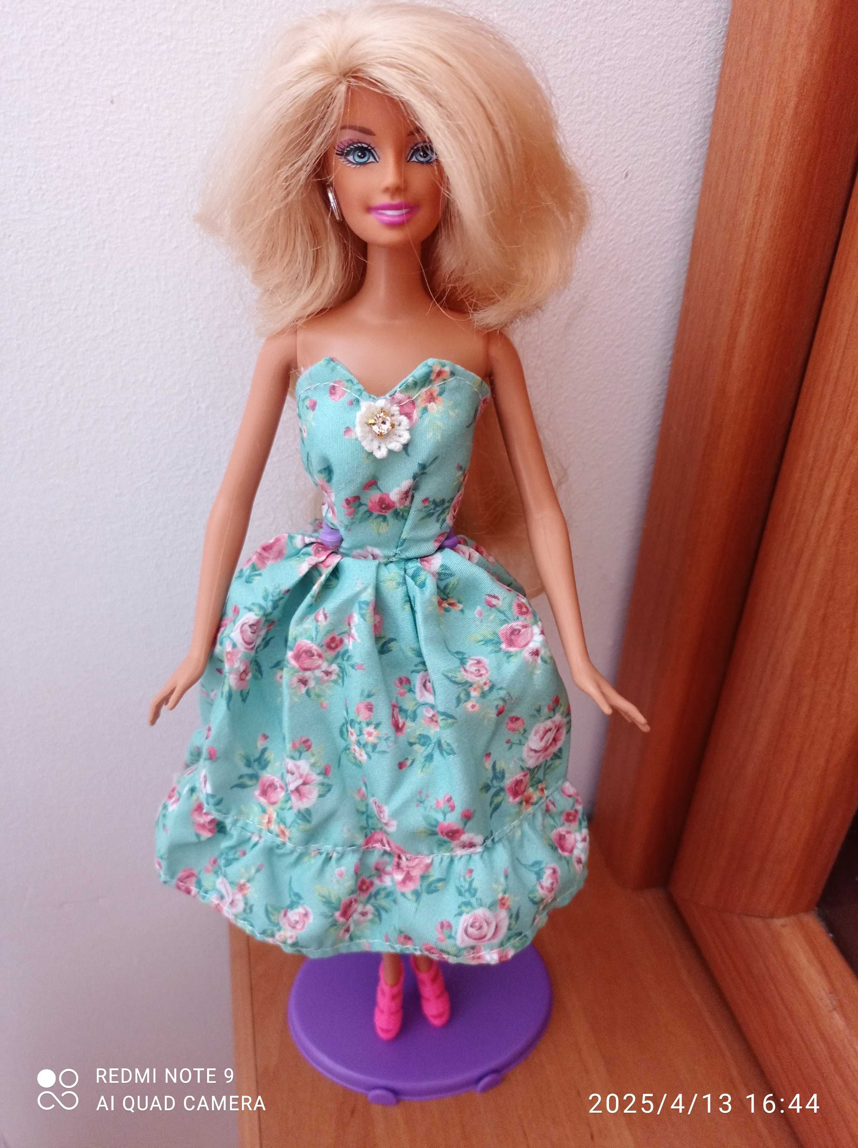 Ubranka dla Barbie - sukienka i buciki