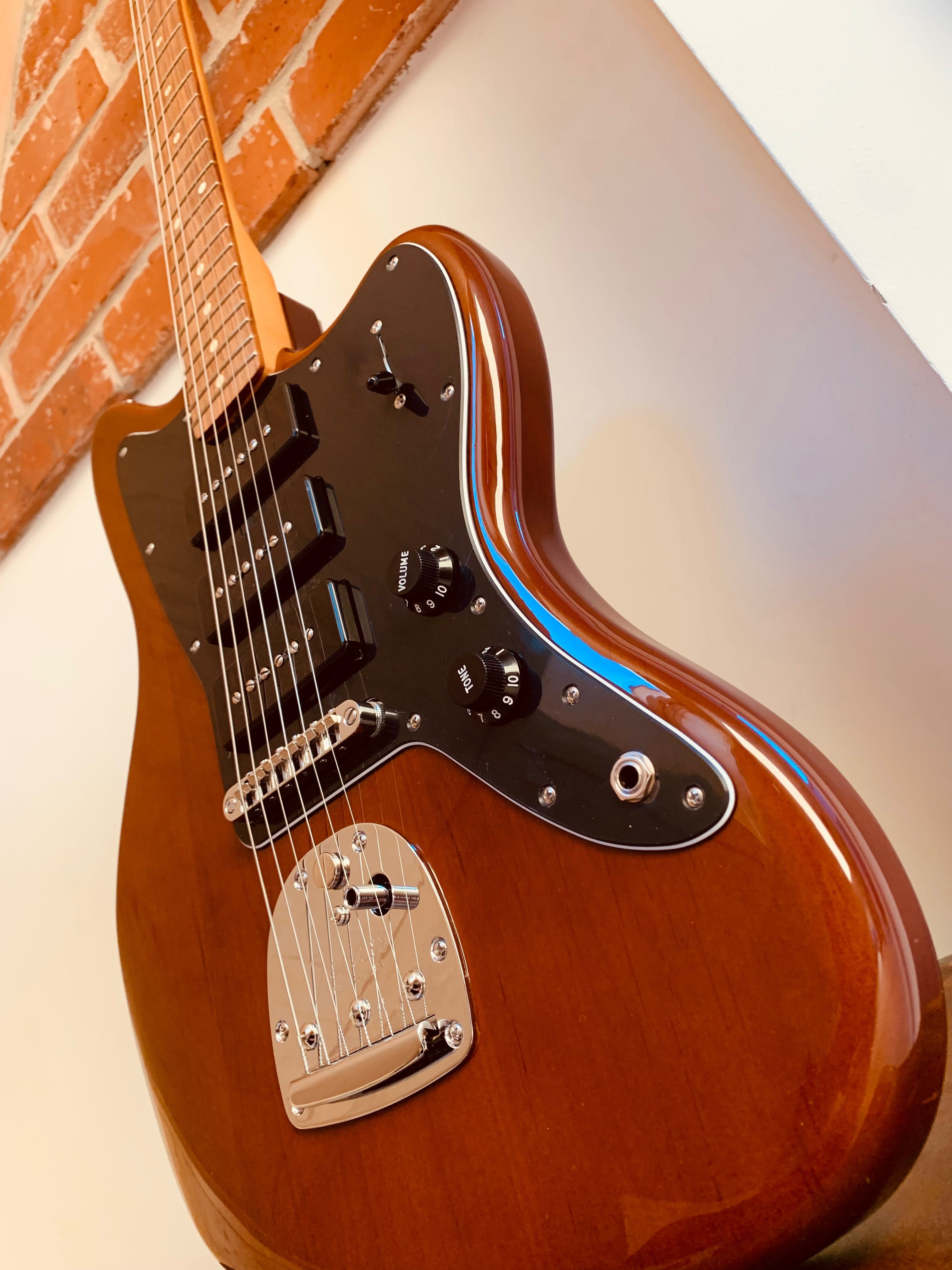 Fender Noventa Jazzmaster walnut