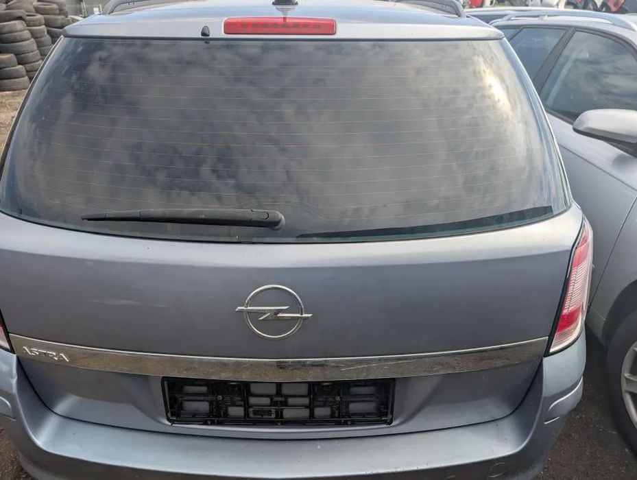 klapa bagażnika opel astra h iii kombi z163