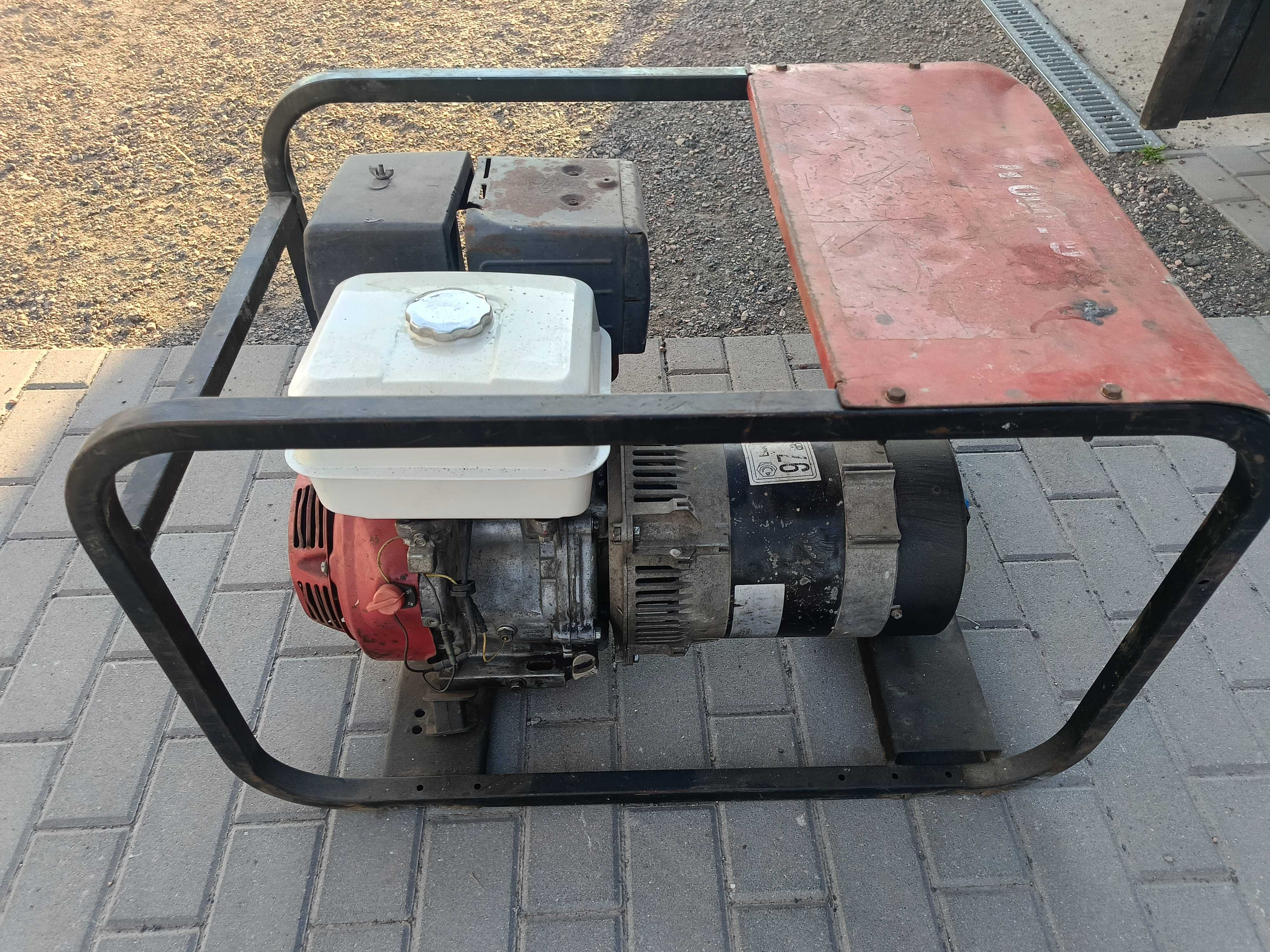 Sprzedam agregat prądotwórczy honda