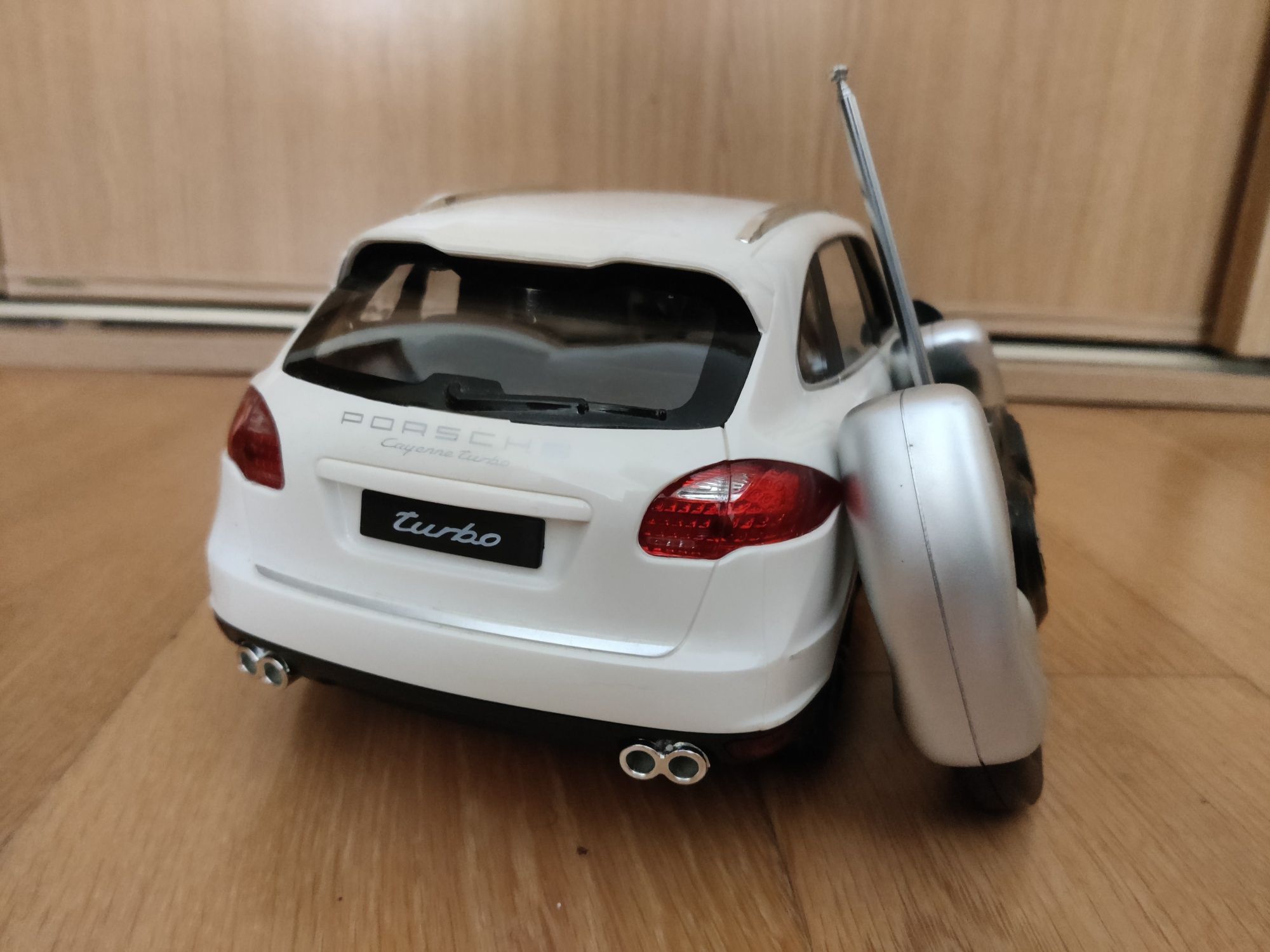 Porche Cayenne Telecomandado 1:14 Branco