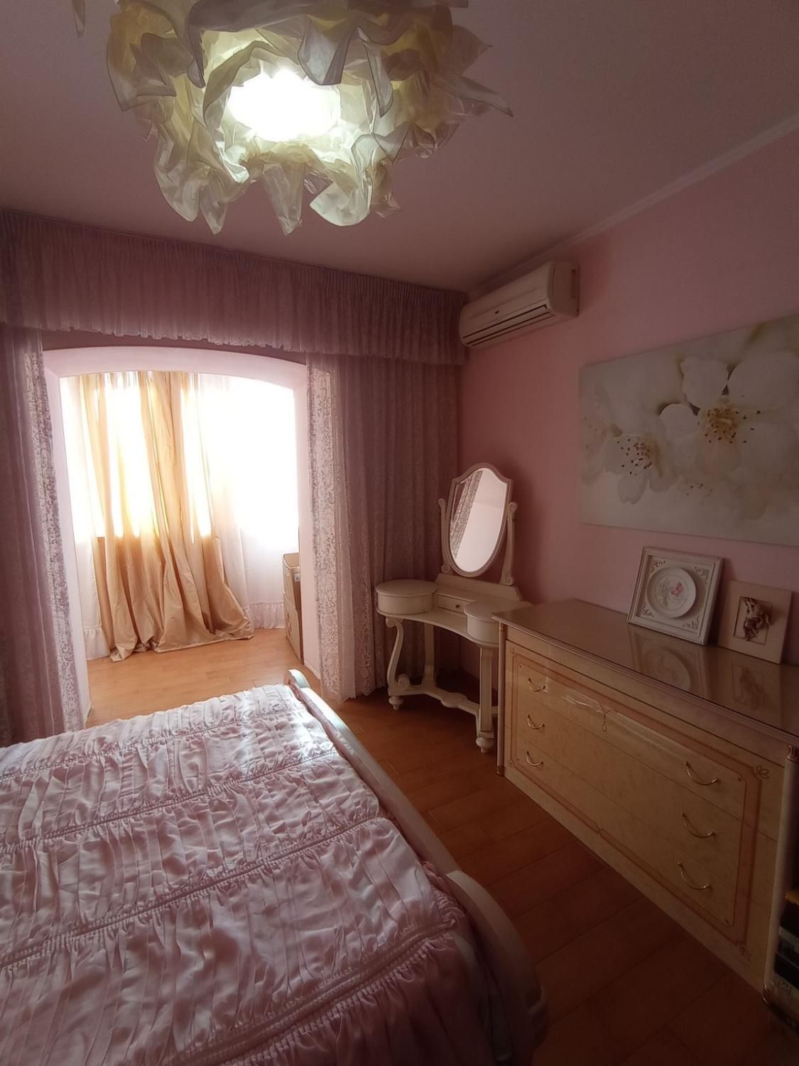 Продам 3- ком. ул. Маршала Говорова в р-не парка Победы(995-959)