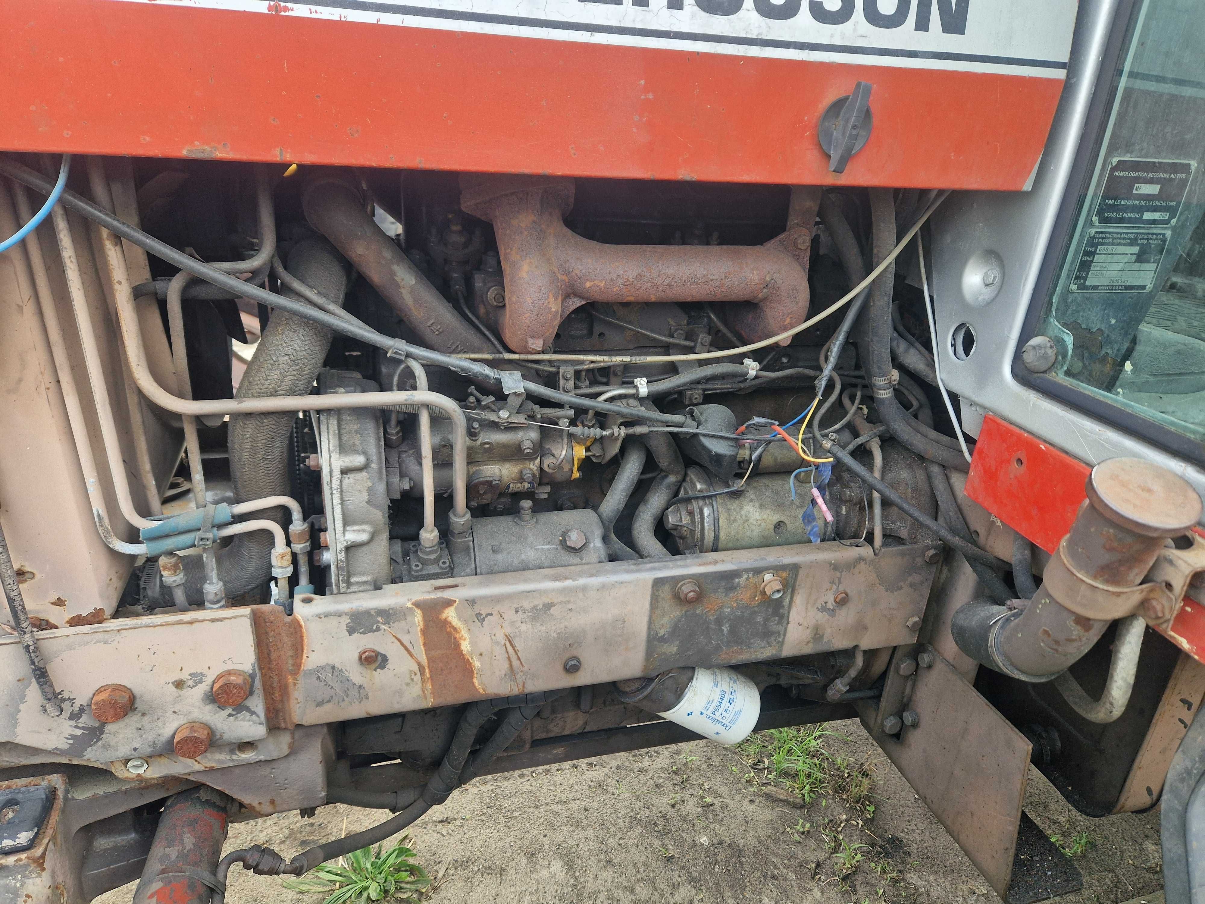 Ciagnik Massey Ferguson 698