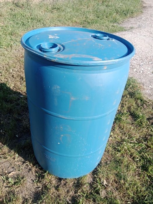 Plastikowa beczka 200l