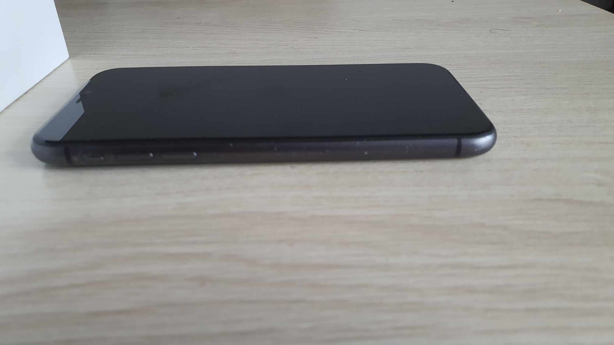 iphone 11 czarny jak nowy