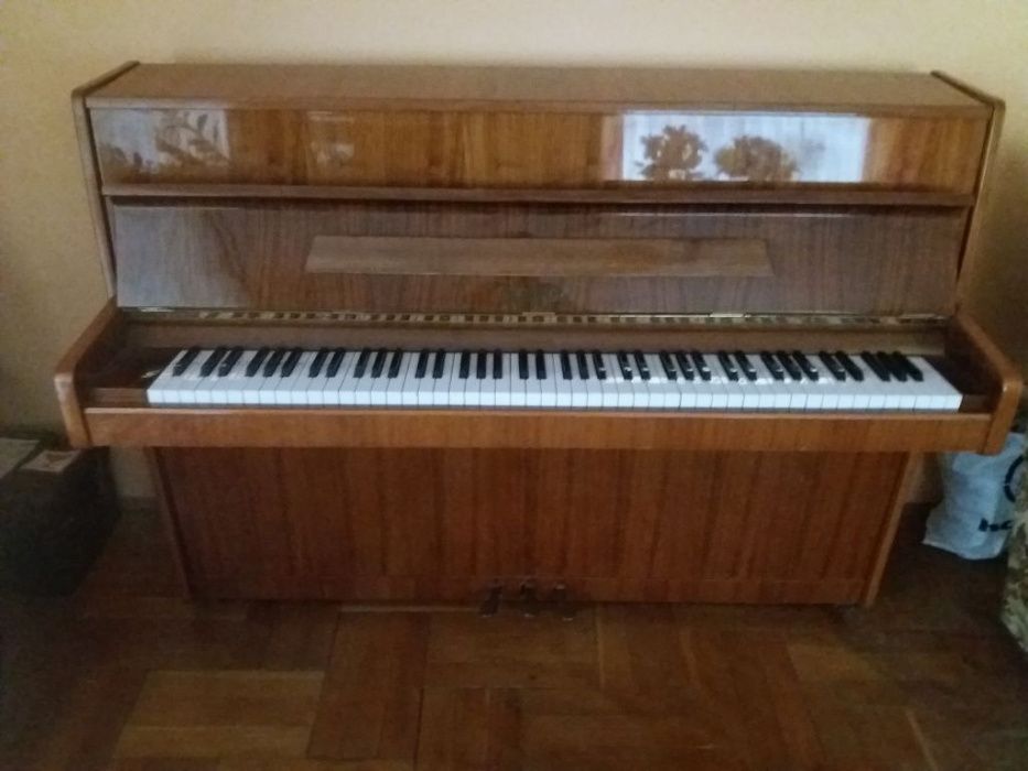 Pianino Legnica 3 pedały