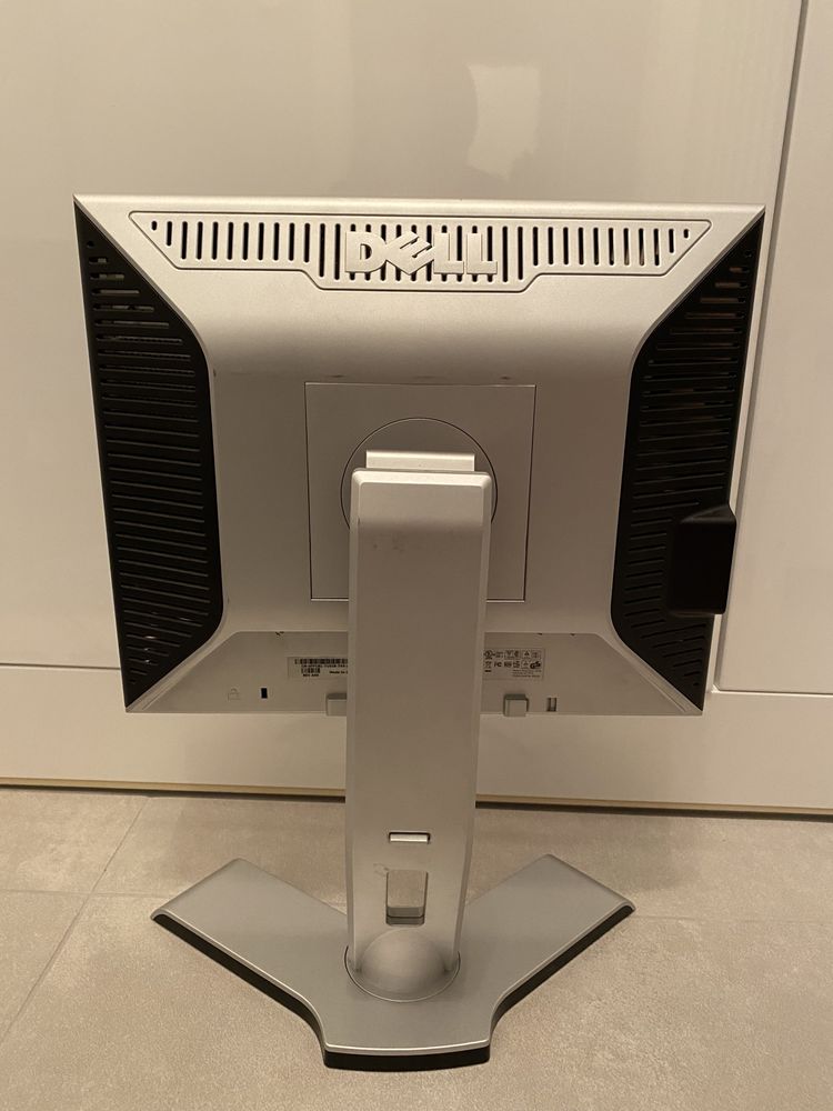 Monitor LCD Dell DELL 1708FPt 17” 1280x1024 Pivot/4xUSB/VGA/DVI