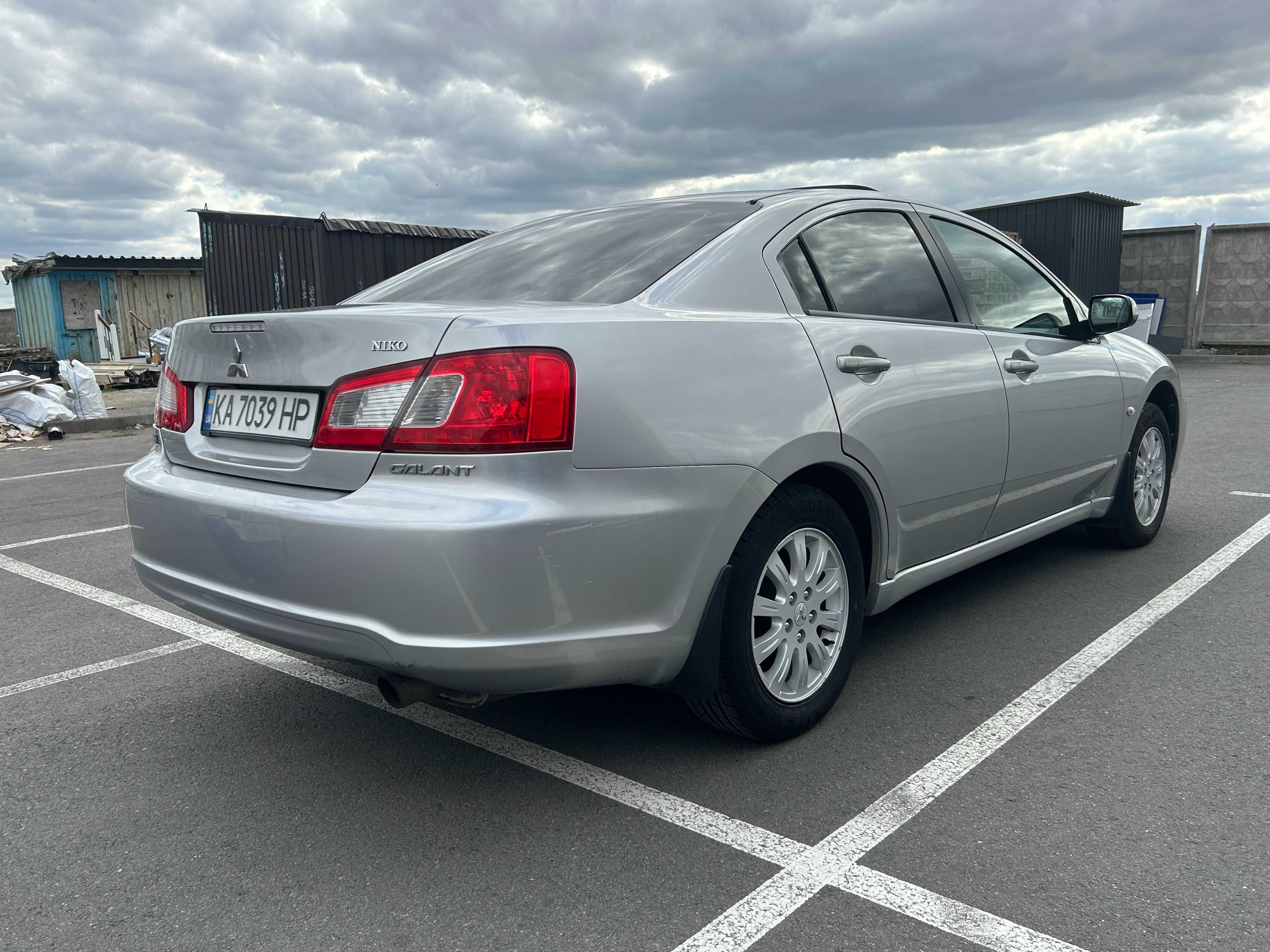 Mitsubishi Galant 2.4  2010