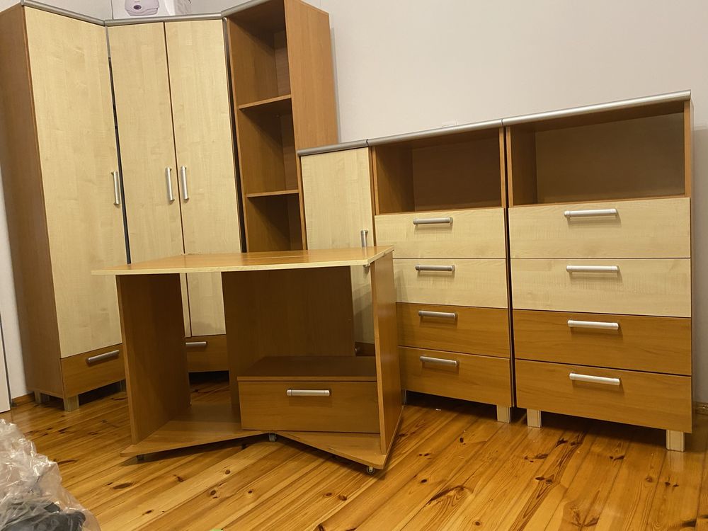 Komplet / zestaw mebli młodzieżowych