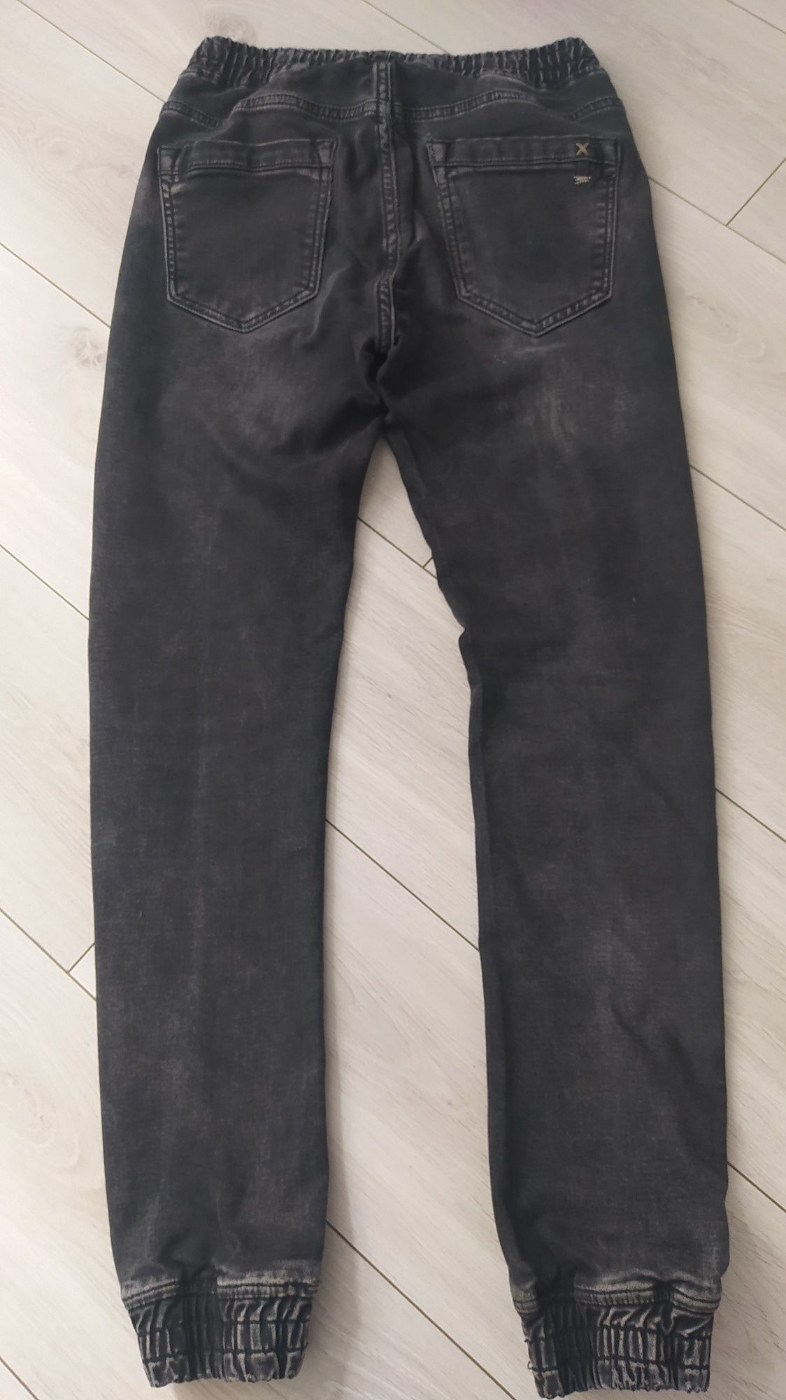Spodnie joggery jeansowe marki M.Sara rozmiar z metki: 30