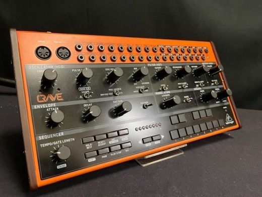 Behringer crave nova. Nunca saiu de casa com pouco uso.
