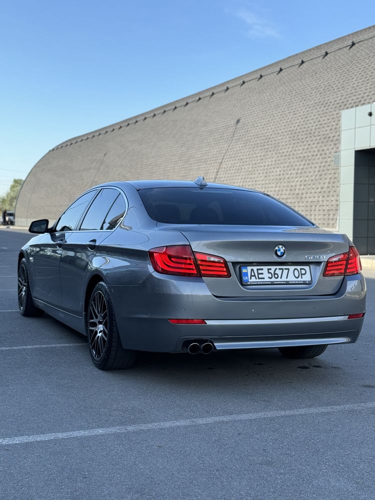 Продам BMW F10 528i