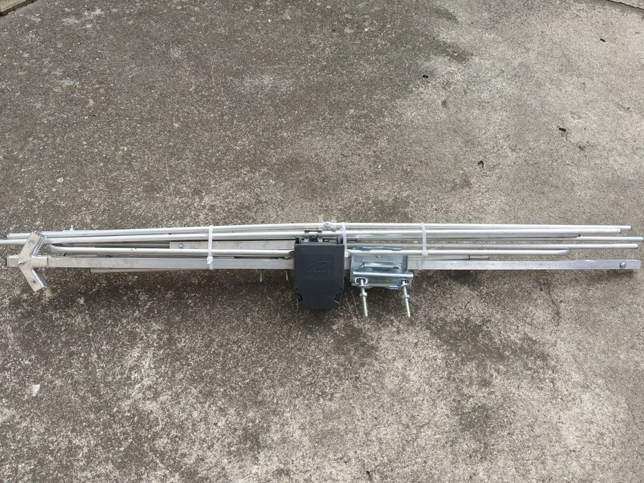 Antena TV DVB-T2 DAB kierunkowa na pasmo VHF H/V Dipol 11/5-12 9dBi MU