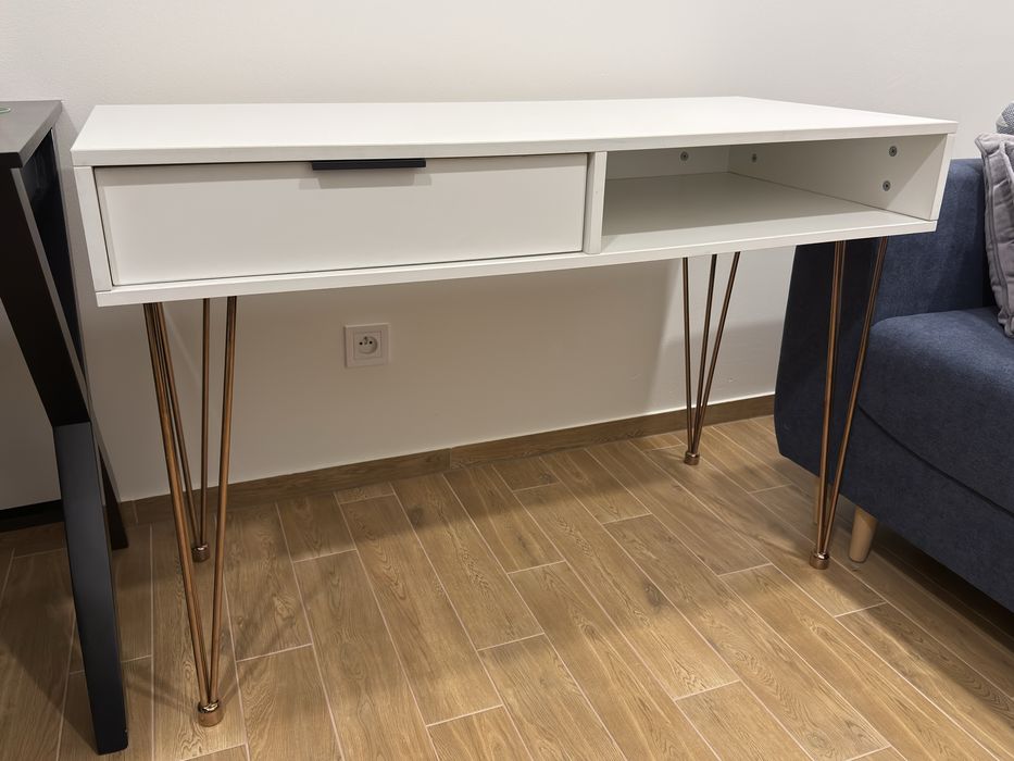 Biurko, toaletka biurkowa, biała, złote nogi