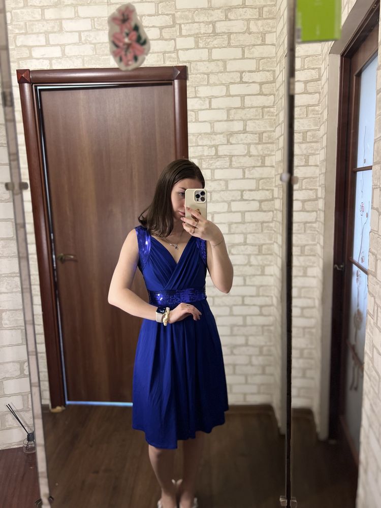 Нарядное платье