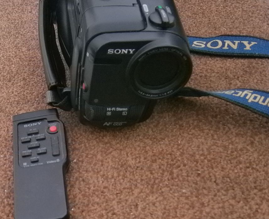 SONY Видеокамера SONY Hi8 CCD-TR780E PAL Camcorder Handycam Stereo