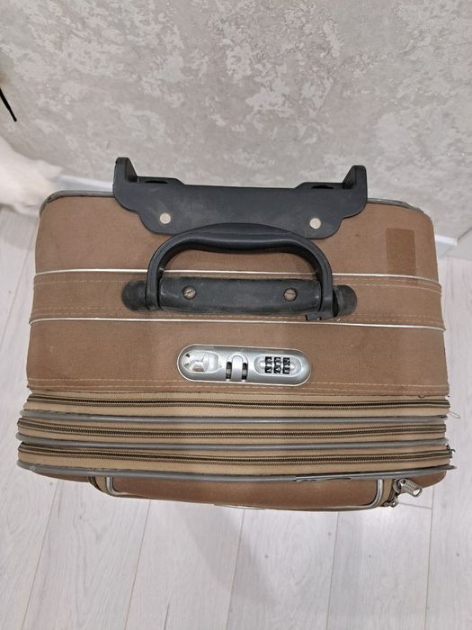 Чемодан,  сумка на колесах, валіза на колесах