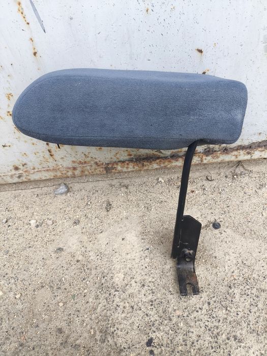 Підлокітник універсальний