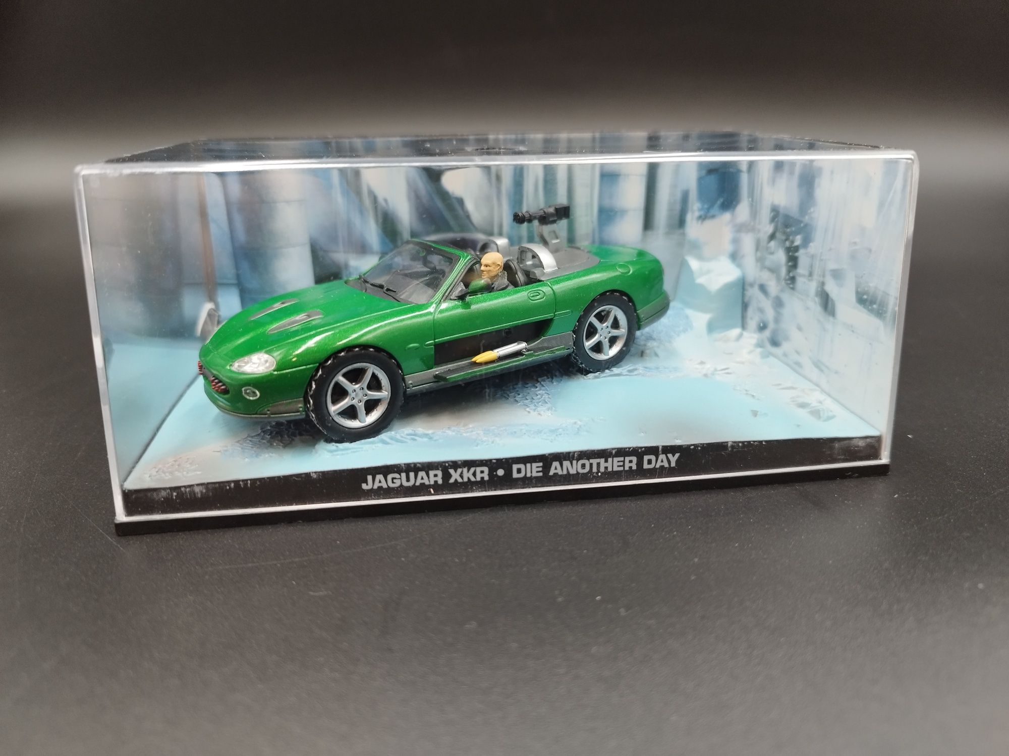 1:43 Altaya Jaguar XKR 007 James Bond Model nowy