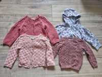 Komplet sweterków dla dziewczynki w rozmiarze 92 i 98 firmy Sinsay