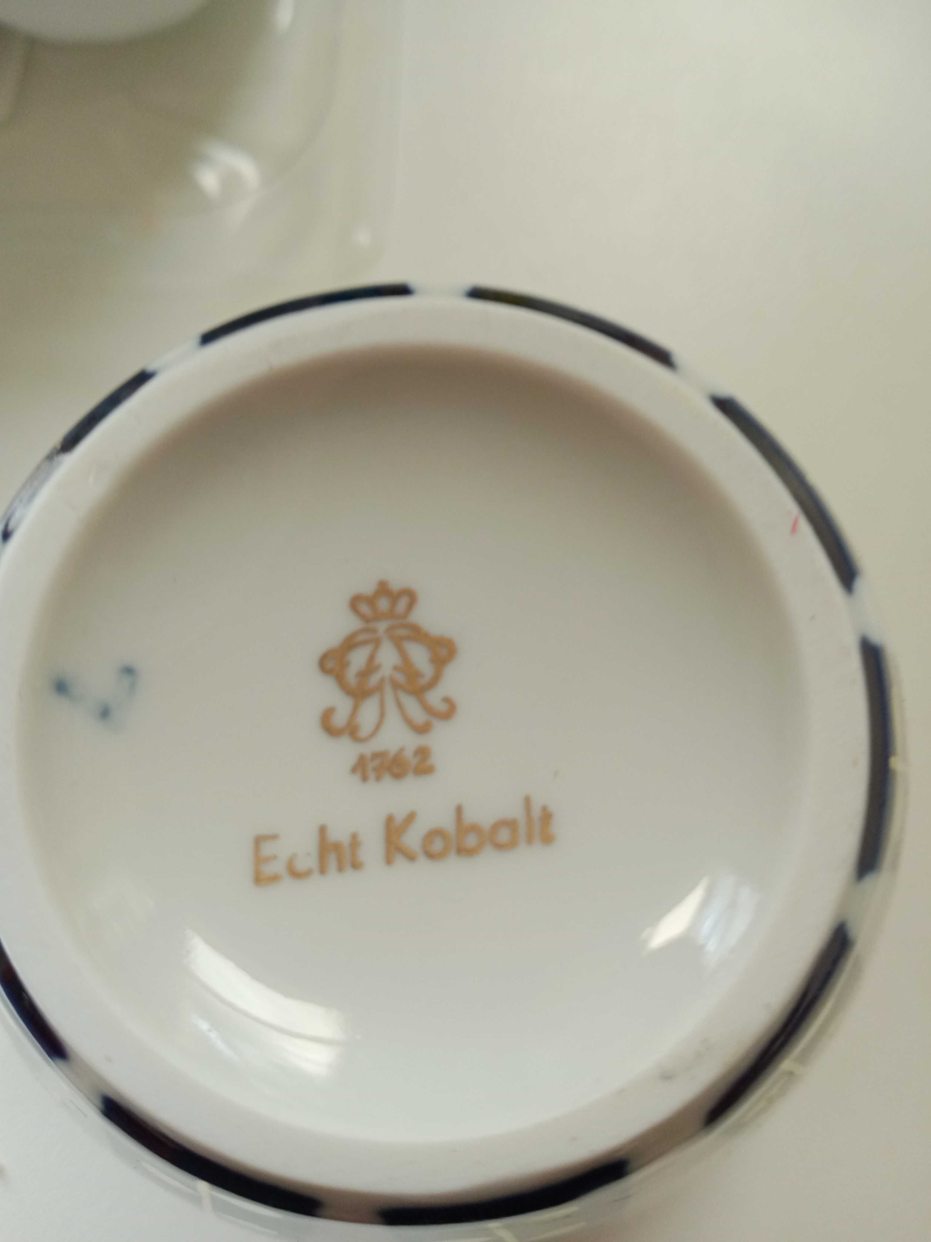Unikat! Maleńki wazonik porcelanowy Echt Kobalt