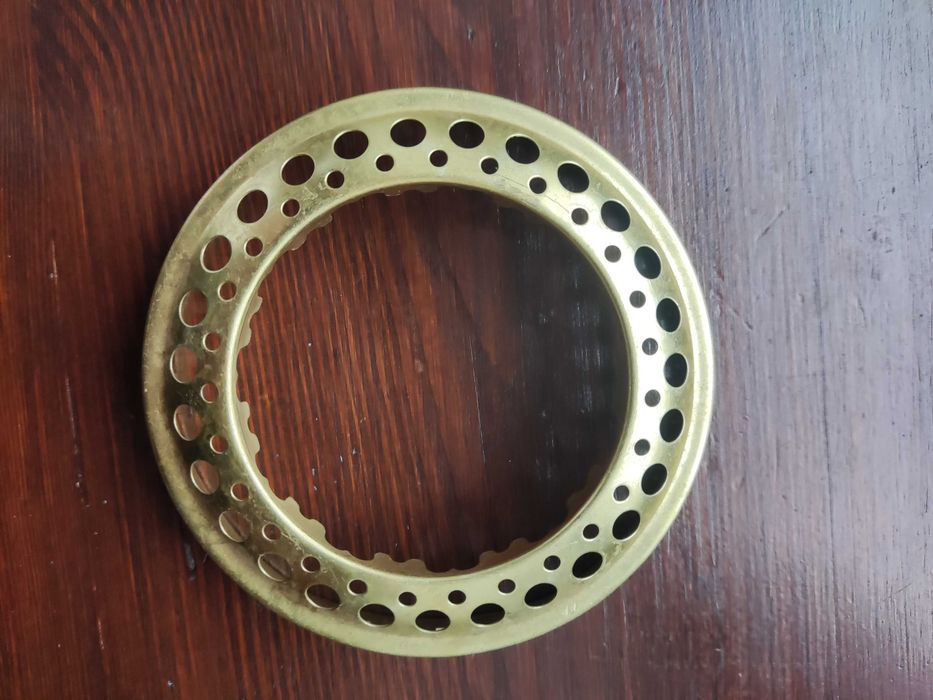 Wiktoriańska mosiężna galeryjka lampy naftowej n1