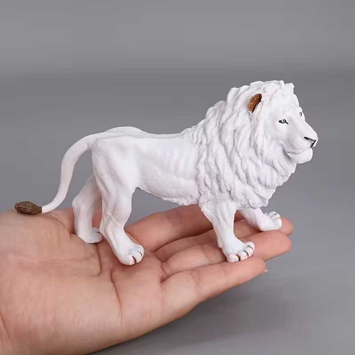 Nowa figurka lwa
