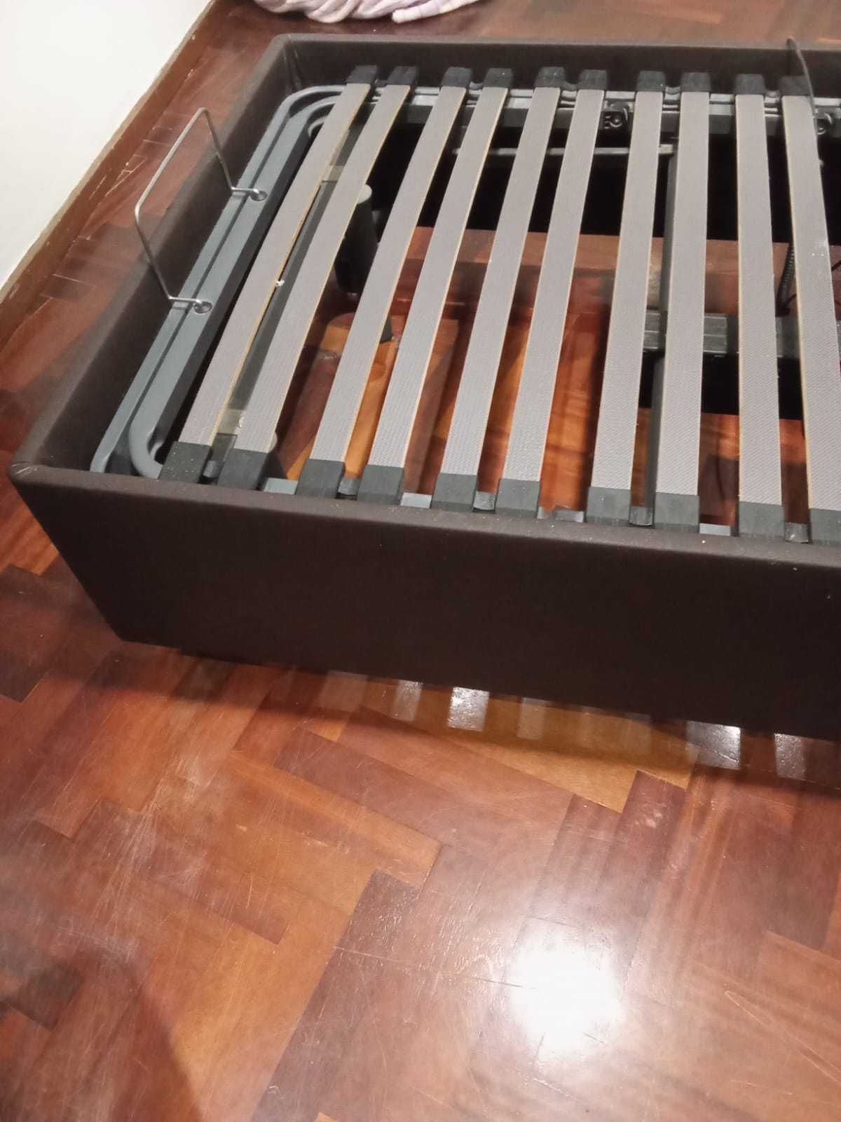 Cama articulada, levantamento cabeça e pés
