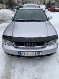 Audi a4 b5 2000рік 1.6 бензин
