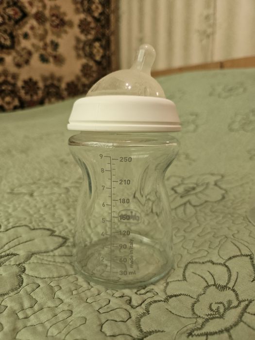 Дитяча склянна пляшечка