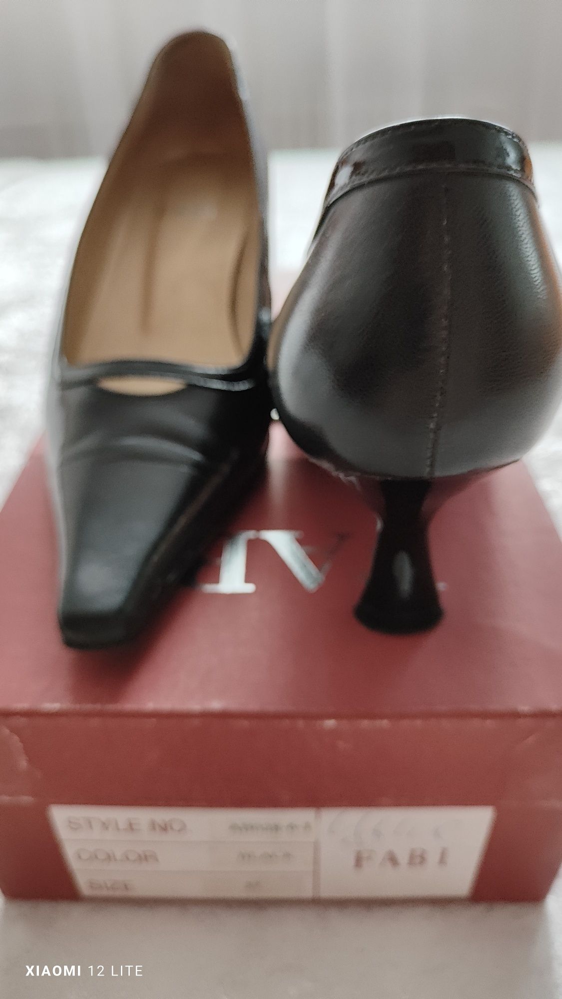 Женские туфли черные , кожа  велюр