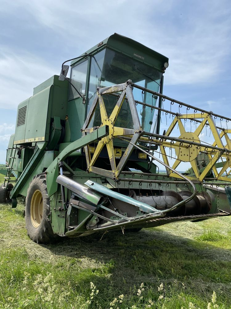 ПРОДАЄТЬСЯ John Deere 952 зі січкарнею