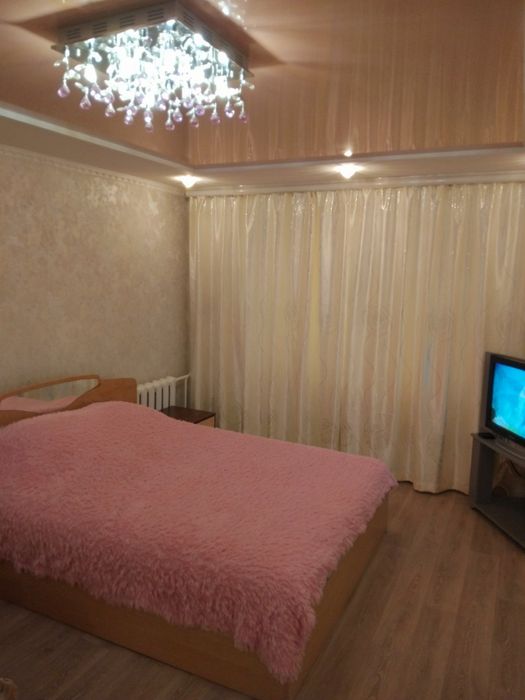 ПОДОБОВА ОРЕНДА гарної квартири в ЦЕНТРІ МІСТА, є тепла підлога!!!