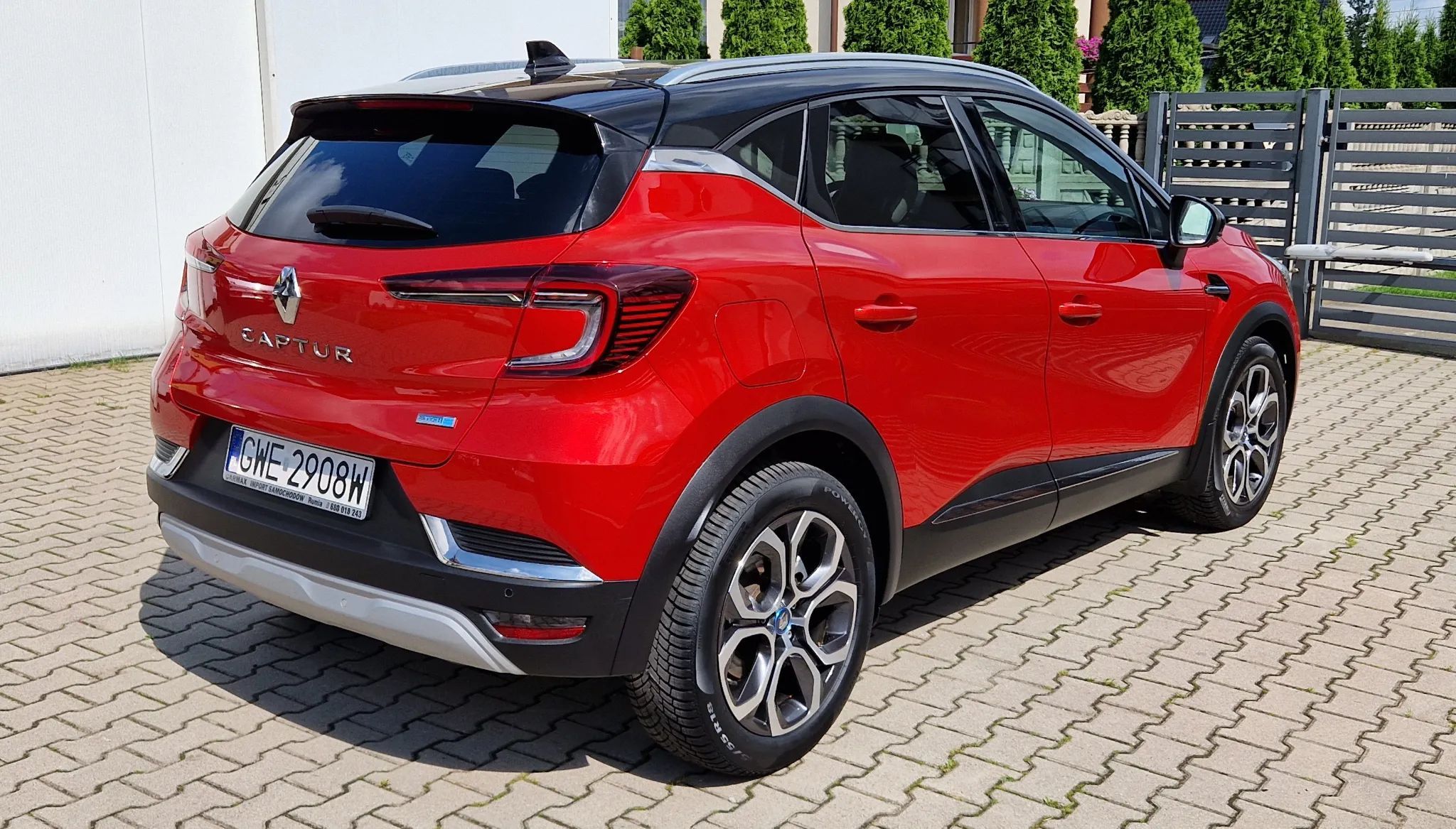 Renault Captur 1.6 E-tech Hybrid Stan Nowy