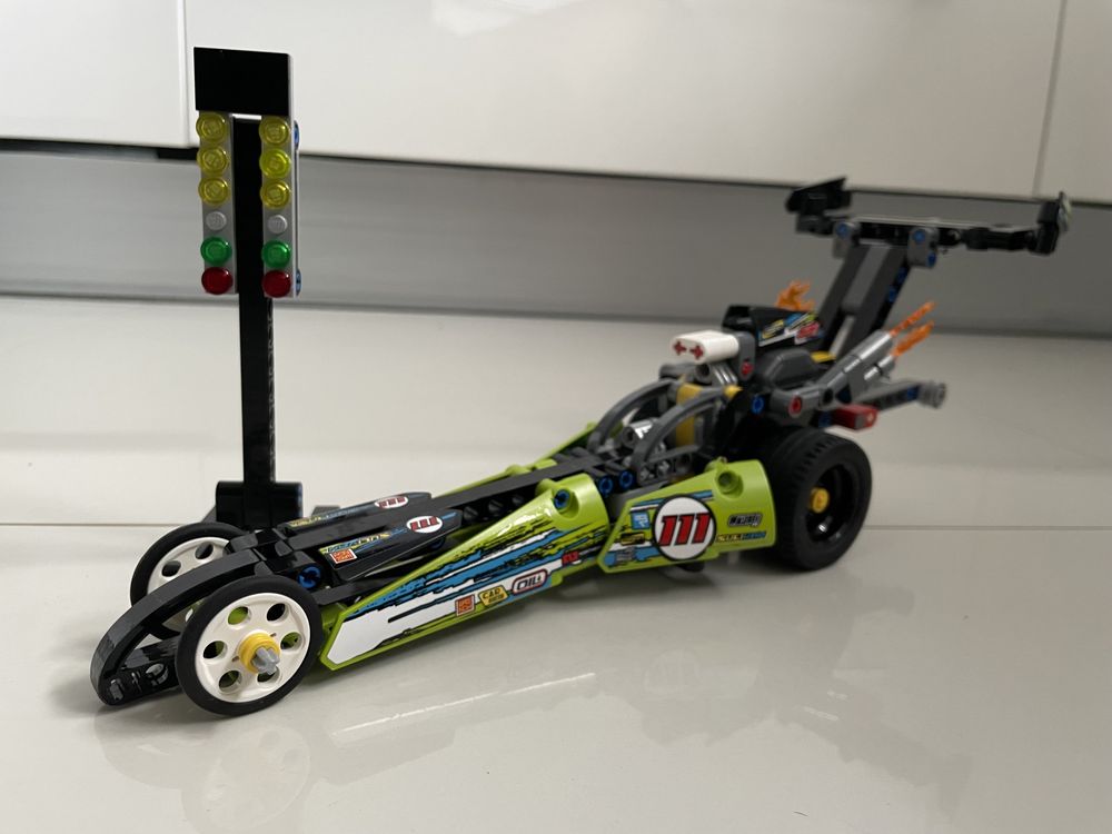 Lego Technic 2w1 - Dragster 42103