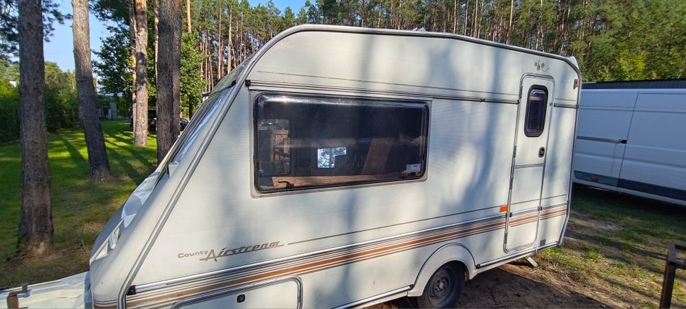Przyczepa Airstream County