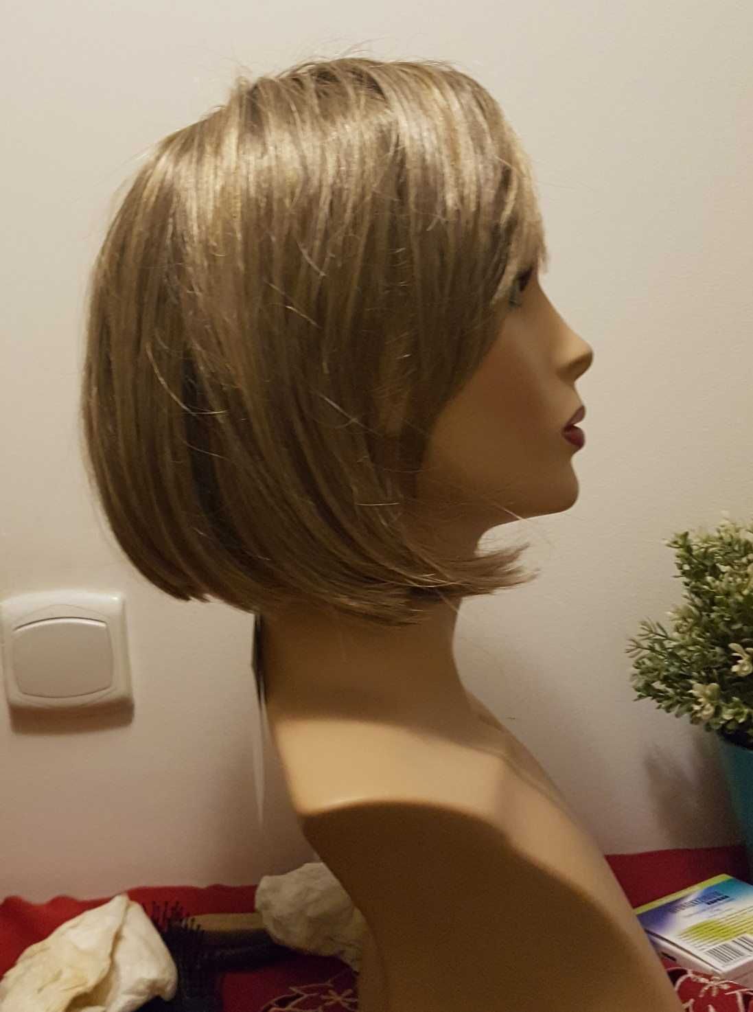 Peruka damska średni blond model BOB kanekalon